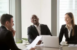 Những Khoảnh Khắc Hài Hước Với Sếp Tại Nơi Làm Việc